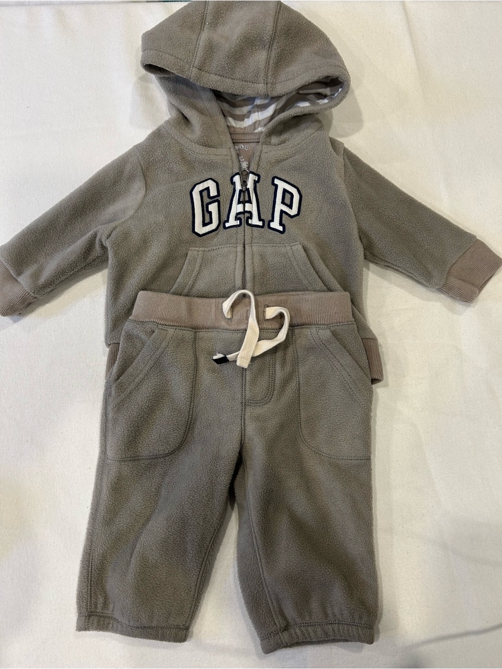 Baby gap sweat set
